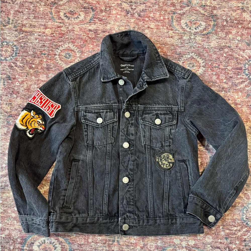 GAP kids 1969 Patches Tiger denim jean jacket, Size Medium (8-9)